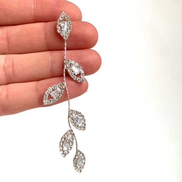 NEW~ Anthropologie BHLDN Long Crystal Vine Silver Earrings - Picture 4 of 8